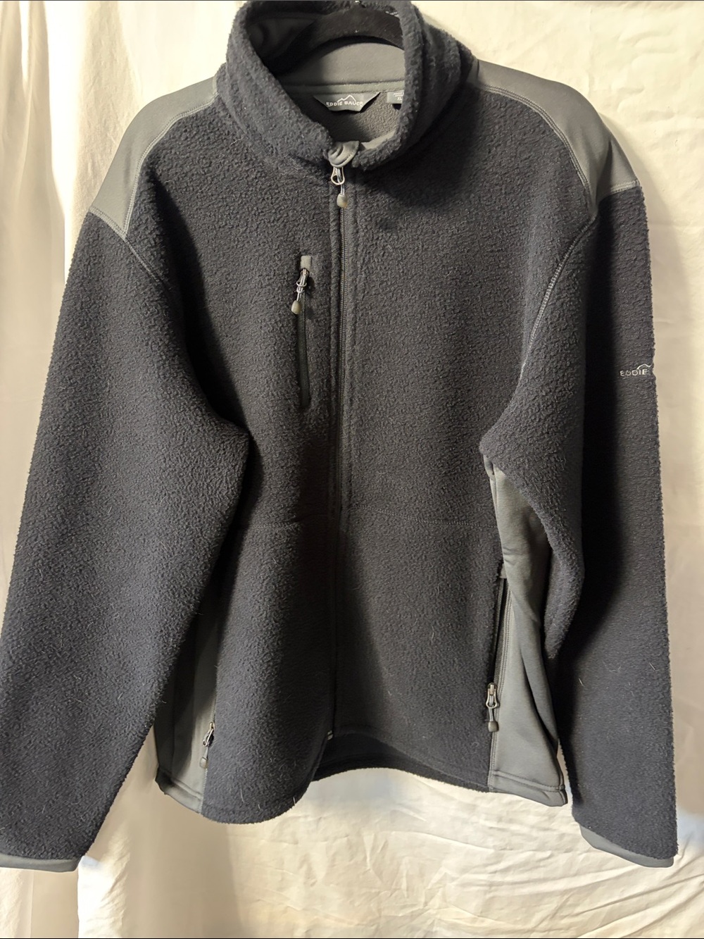 Eddie Bauer Men’s Black Lightweight Fleece Jacket
